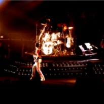 queen-live-in-1982-picture-002