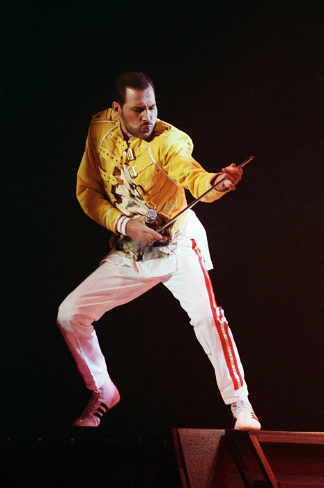 Freddie - 1989 The Miracle video (1)